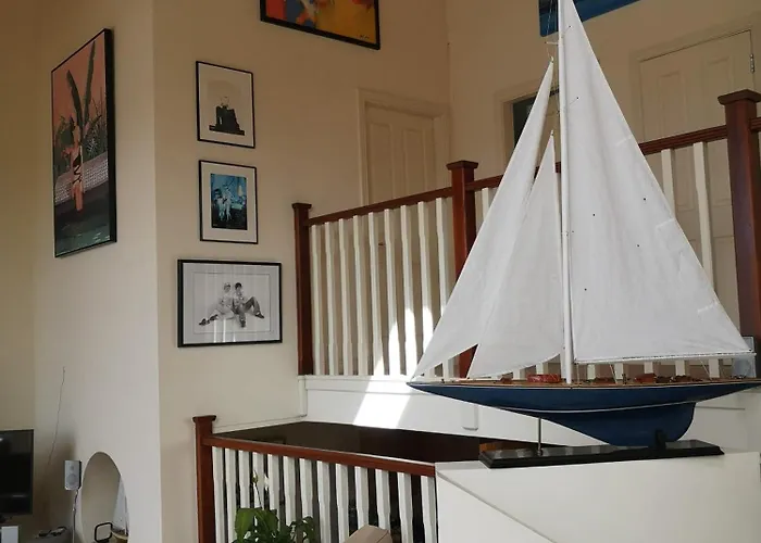펜션 Bright Shannon Side Harbour House Termonbarry